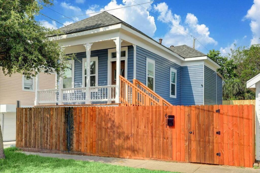 Renovated Beach Bungalow! Galveston Luaran gambar